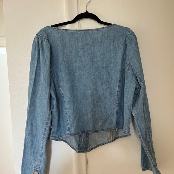 NWT Levi’s Button Up Denim Shirt - Picture 3 of 4